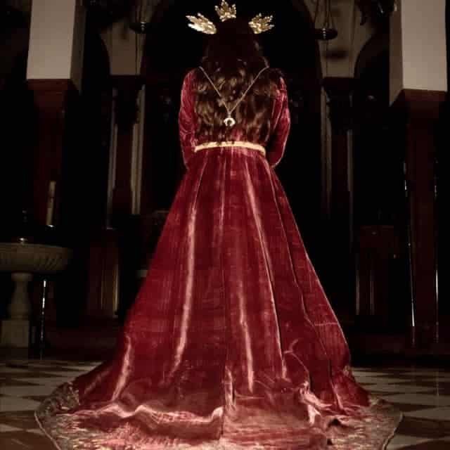 Túnica carmesí Jesús Preso de Cabra