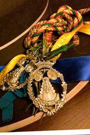 Actual medalla de la Hermandad del Rocío de Cabra